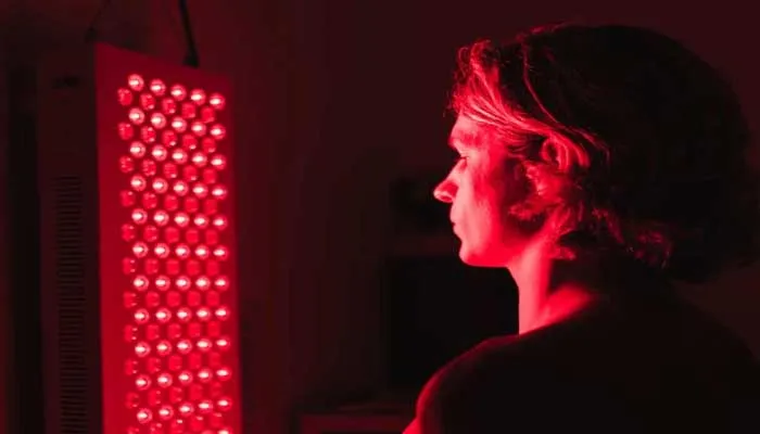 is red led light therapy with side effects
