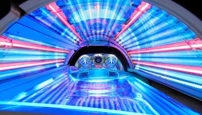 red light tanning biith